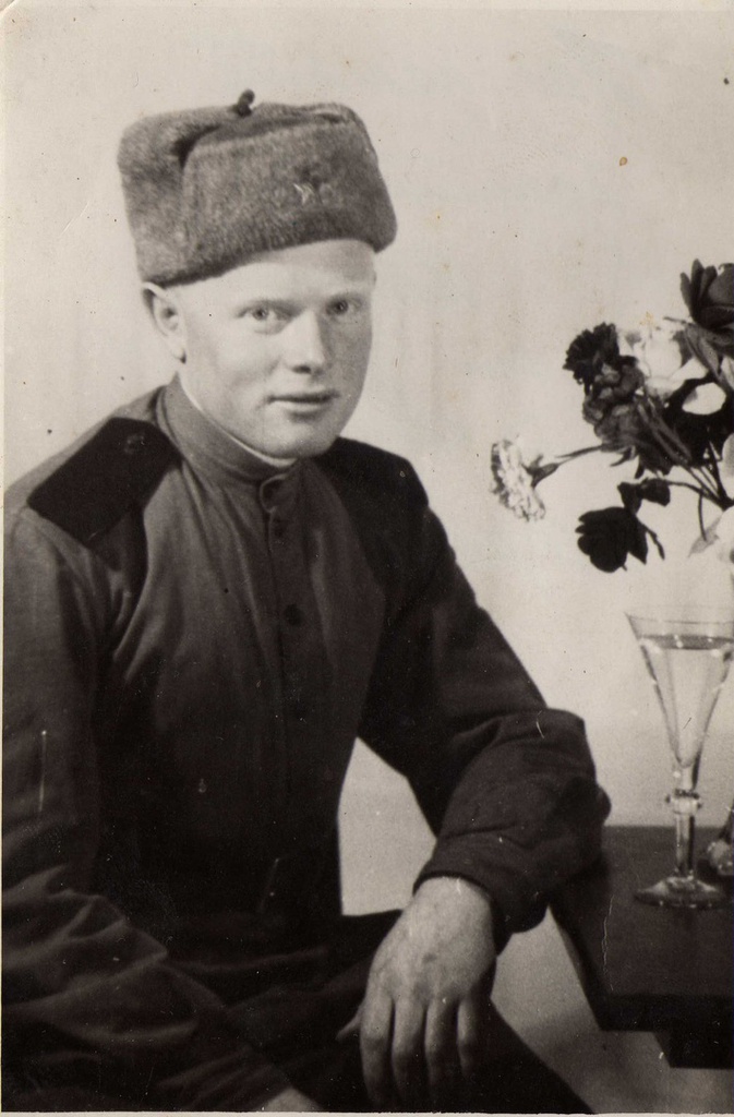 Николай Николаевич Петров, 12 марта 1946. Фотография из архива пользователя Dmitriy.