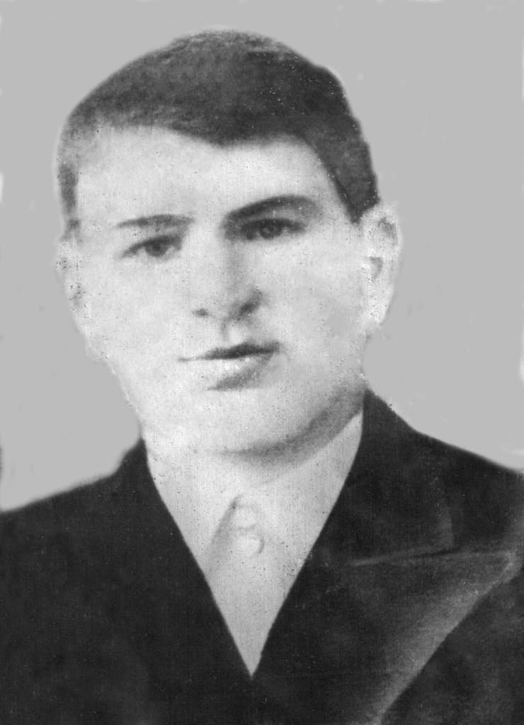 Никифор Данилович Хворостяной, 1930-е, Курская обл., Волоконовский р-н, хутор Щепкин. Пропал без вести в мае 1943 года. Волоконовский район с 1954 года – в составе Белгородской области.&nbsp;Фотография из архива Татьяны Бережной.