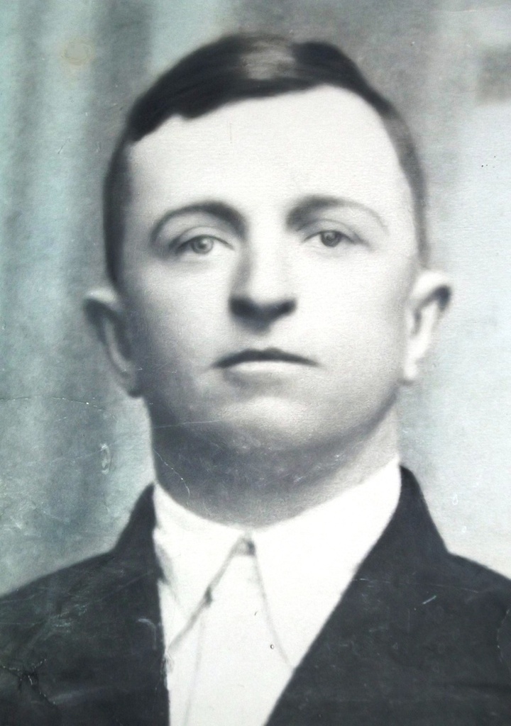 Михаил Петрович Афонин, 1 января 1935, дер. Екатериновка. Это мой дед. Погиб 2 апреля 1942 года под Ленинградом. Фотография из архива пользователя Михаила.