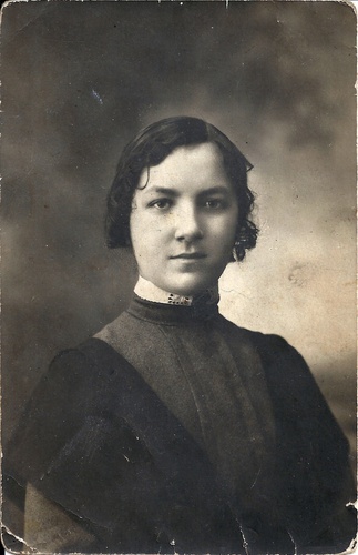 Портрет девушки, 1916 год