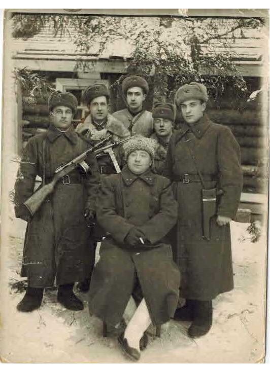 Фото "Генерал-майор Анатолий Иосифович Андреев с боевыми товарищами ...