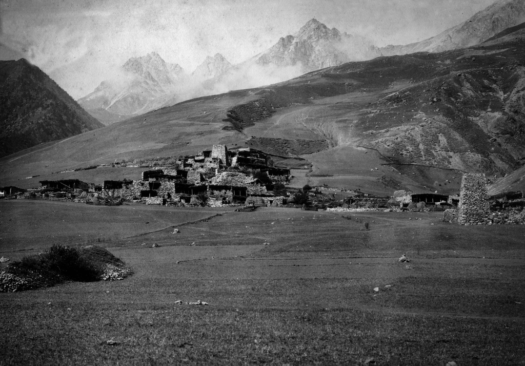 Куссу, 1901 - 1915, Северная Осетия, Алания, Ирафский р-н, с. Куссу. Выставка «Северная Осетия» с этой фотографией.