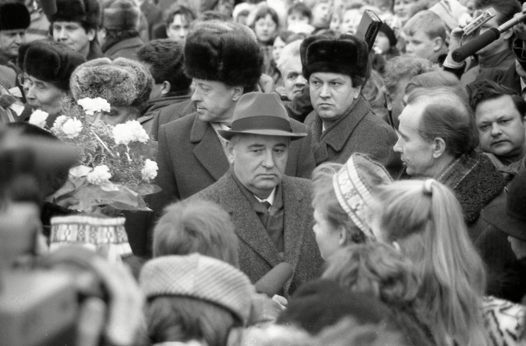 Михаил Горбачев, 1986 год. Выставка «Конфронтация сменилась переговорами», видео «Горбачев. Взгляд с той стороны» с этой фотографией.