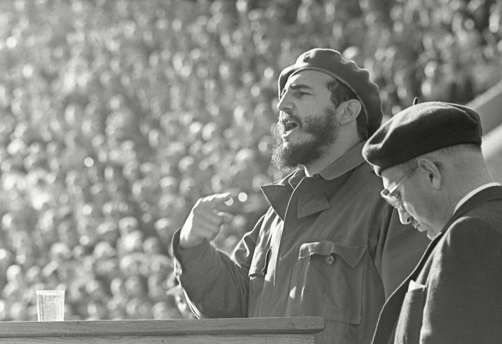 Визит Фиделя Кастро в СССР, 1963 год, г. Москва. Выставки&nbsp;«Обращение к народу» и «Фидель Кастро. "Так друзей не принимают"» с этой фотографией.