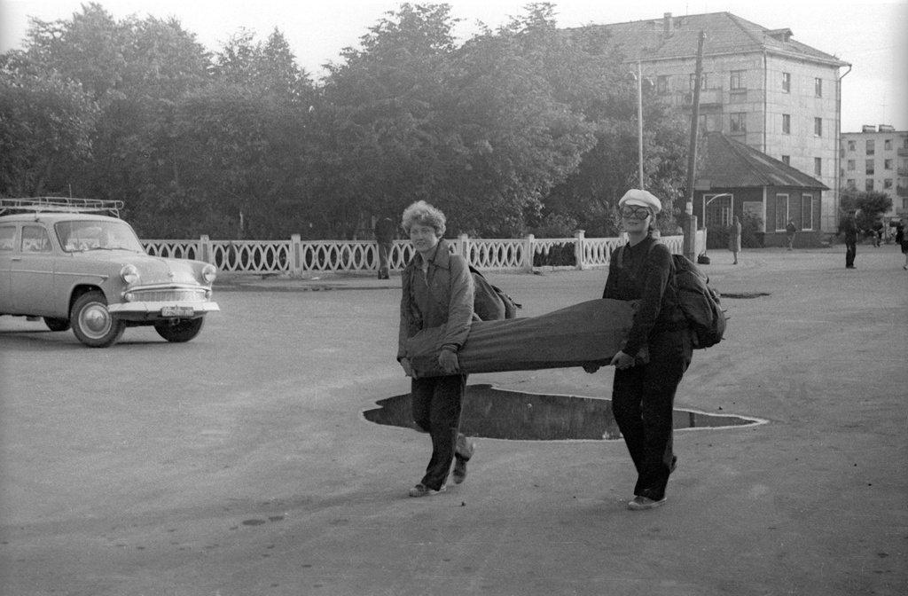 В байдарочный поход, 10 июля 1977, г. Москва, Красносельский р-н. Выставка «За мечтами и за запахом тайги...»&nbsp;с этой фотографией. Фотография из архива Антона Зуева.
