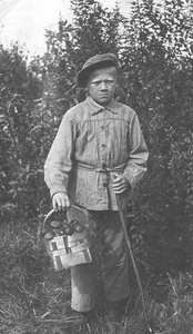 Леонид (Вяйно) Константинович Муров, 25 сентября 1935, Ленинградская обл., дер. Леудузи. Фотография из архива Сергея Моркина.Выставка «11 фотографий: "Тихая охота"» с этой фотографией.&nbsp;