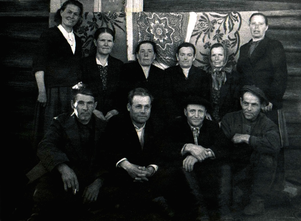 Деревенские жители, 1952 - 1964, Архангельская обл., Вельский р-н, дер. Ракульское. Фотография из архива Светланы Бабичевой.