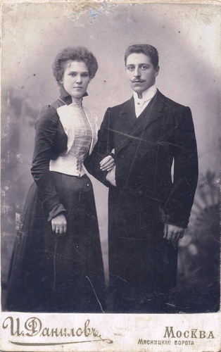 Александра Матвеевна Горюнова (в замужестве Котова) с мужем, 1890 год, г. Москва