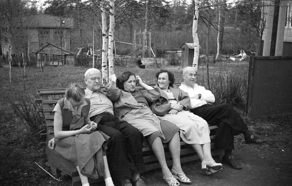 Горожане, май - декабрь 1965, г. Красногорск. Выставка «Красногорск» с этой фотографией.