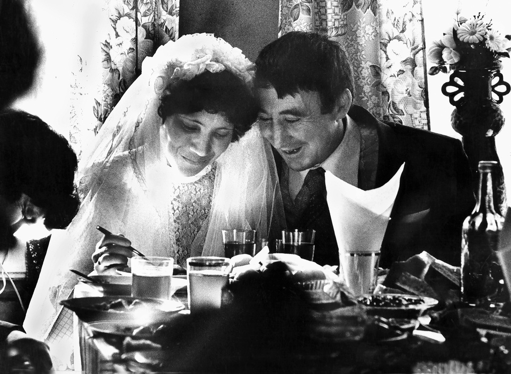 «Осенняя свадьба», 1987 год, Татарская АССР, д. Тат Суук-су. Выставка «Правила хорошего тона» с этой фотографией.