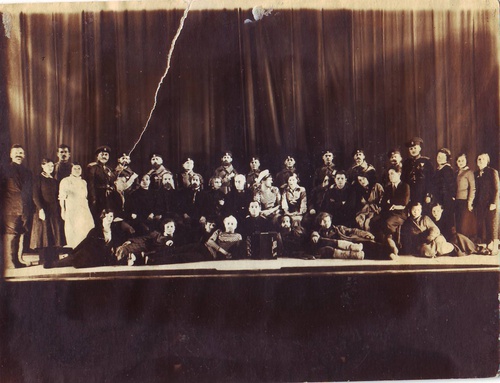 Артисты самодеятельного театра после спектакля, 1927 - 1935, г. Ижевск