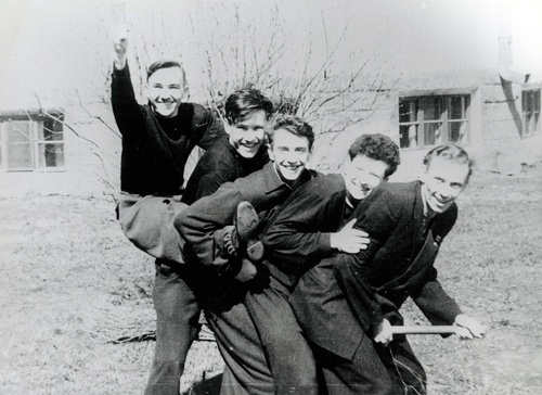 Студент Борис Ельцин с товарищами по волейбольной сборной УПИ, 1953 год, г. Свердловск