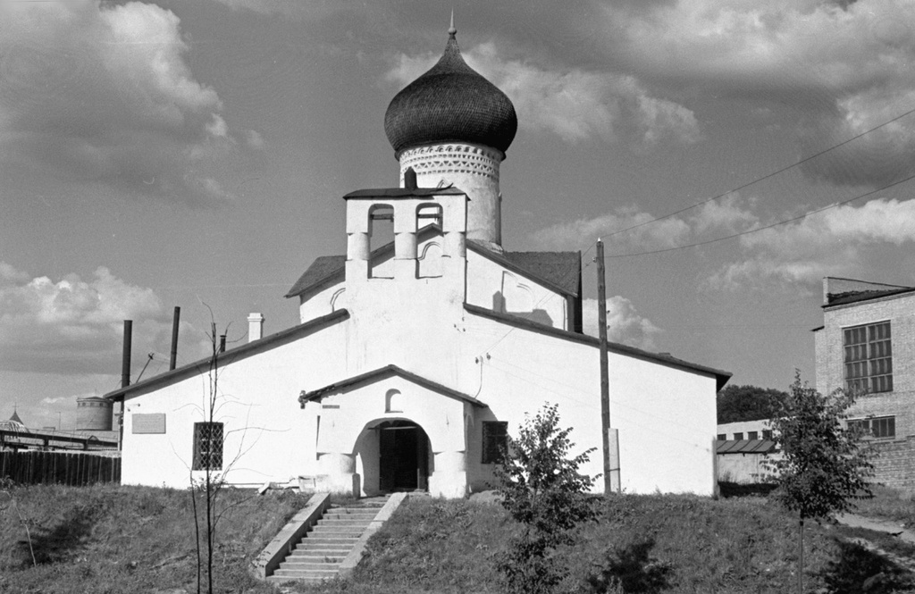Церковь Иоакима и Анны в Пскове, июнь - сентябрь 1969, г. Псков. Выставка «Что посмотреть в Пскове и области» с этой фотографией.&nbsp;