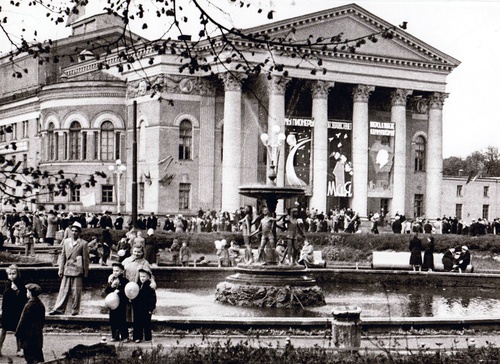 Улица у Драмтеатра, 1960 год, г. Калининград