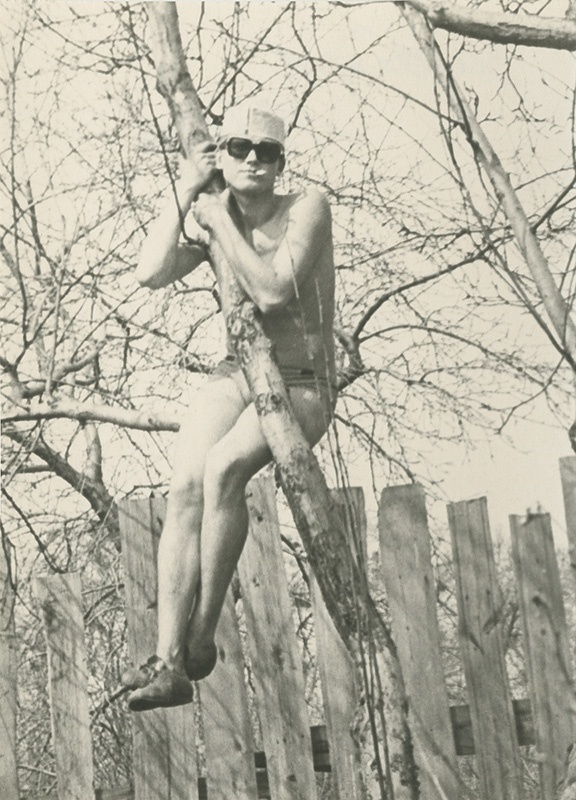 Сергей Борисович Королев, 1970 год, г. Зарайск. Выставка «В солнцезащитных очках» с этой фотографией.