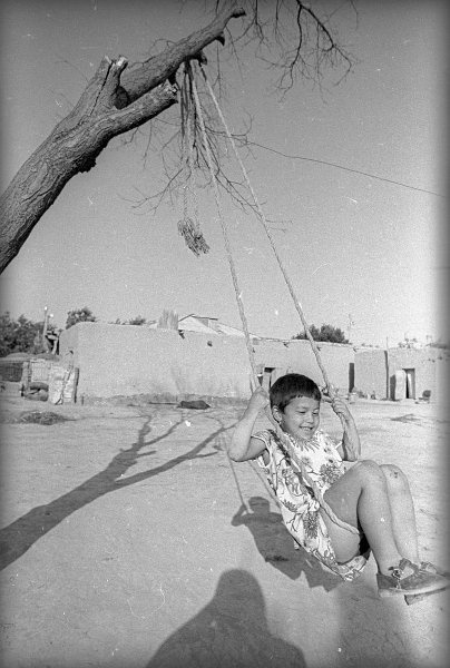 На качелях, 1970-е