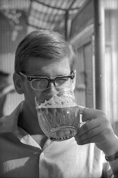 Грановский, 10 сентября 1968. Выставка «10 лучших фотографий с пивом» с этим снимком.