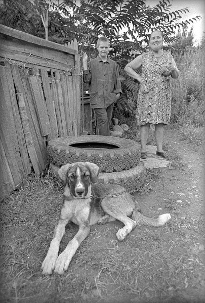 Семья, 1970-е. Выставка «"Каждой собаке – породистого хозяина!"» c этой фотографией.