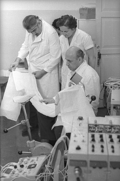 Директор Института экспериментальной и клинической терапии Нодар Кипшидзе, ноябрь 1971, Грузинская ССР, г. Тбилиси