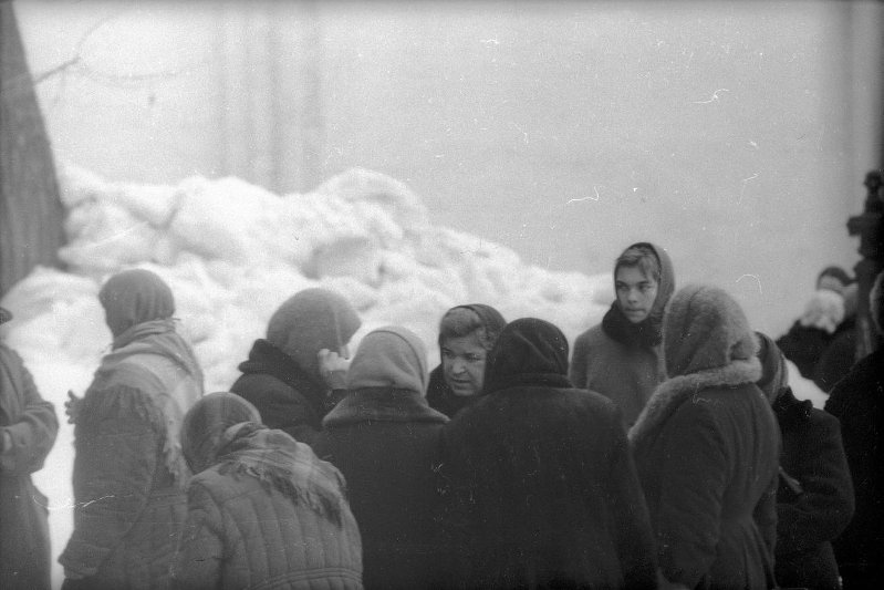 Троице-Сергиева Лавра, 5 марта 1967, Московская обл., г. Загорск. Выставка «Март. Весну не остановить» с этой фотографией.