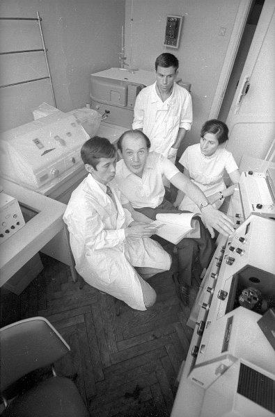 В Институте экспериментальной и клинической терапии, ноябрь 1971, Грузинская ССР, г. Тбилиси