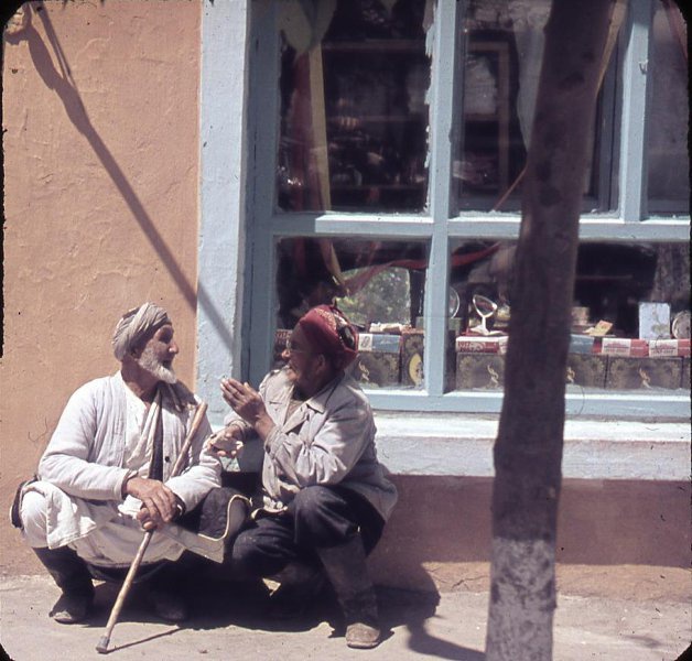 Уличная сценка, 1967 - 1968, Узбекская ССР. Выставка «Говорить на одном языке» с этой фотографией.