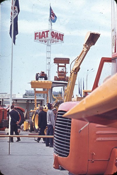 На выставке автотехники, 1960-е, г. Москва