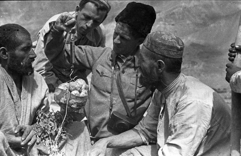 Начальник Памирской экспедиции Среднеазиатского государственного университета профессор Павел Баранов, 1937 год, Таджикская ССР, регион Шугнан
