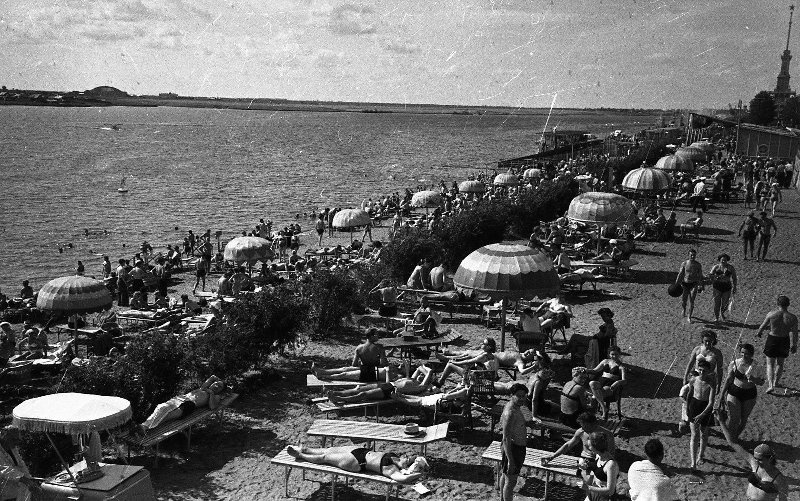 Пляж на берегу Химкинского водохранилища, 1955 - 1959, г. Москва
