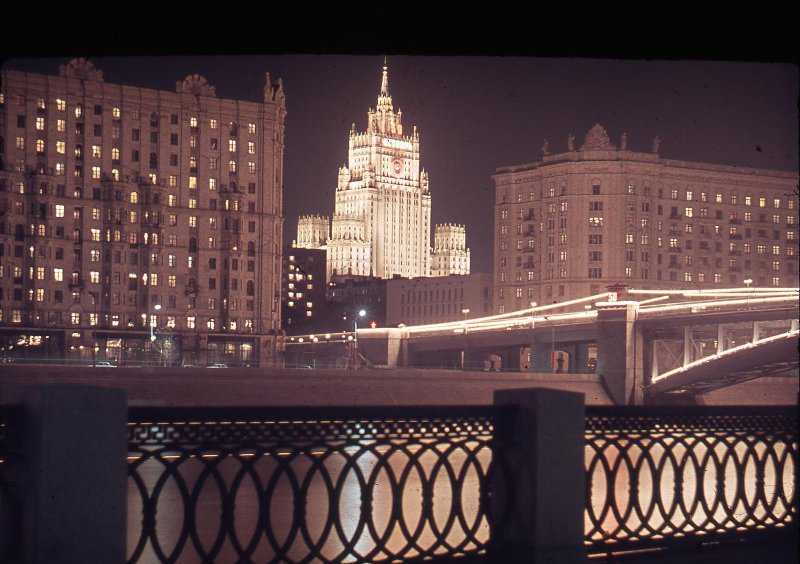 Здание МИД, 1 - 7 ноября 1967, г. Москва. Выставки:&nbsp;«Московские высотки. Мечта наяву»,&nbsp;«Ночная Москва» с этой фотографией.