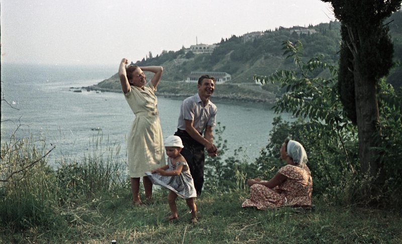 1956 1965. Всеволод Тарасевич счастливая Советская семья. Фотограф в.Тарасевич семейная фотосессия 1954г.. Фотографии Всеволода Тарасевича в Памир. Puerto Andratx 1950-1960.