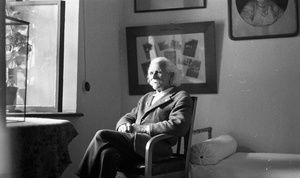 Секретарь Льва Толстого Виктор Лебрен, 1968 год, Тульская обл., Щекинский р-н, Ясная Поляна. Выставка «Письмо, определившее жизнь. Француз Виктор Лебрен и его Мастер» с этой фотографией.