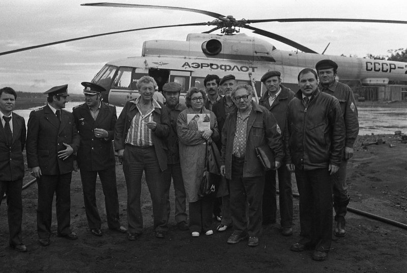Ученые-геологи и летчики, 1979 год, Камчатская обл.. Выставка «Аэрофлот» с этой фотографией.
