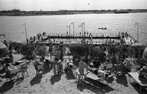 Пляж на берегу Химкинского водохранилища, 1955 - 1959, г. Москва