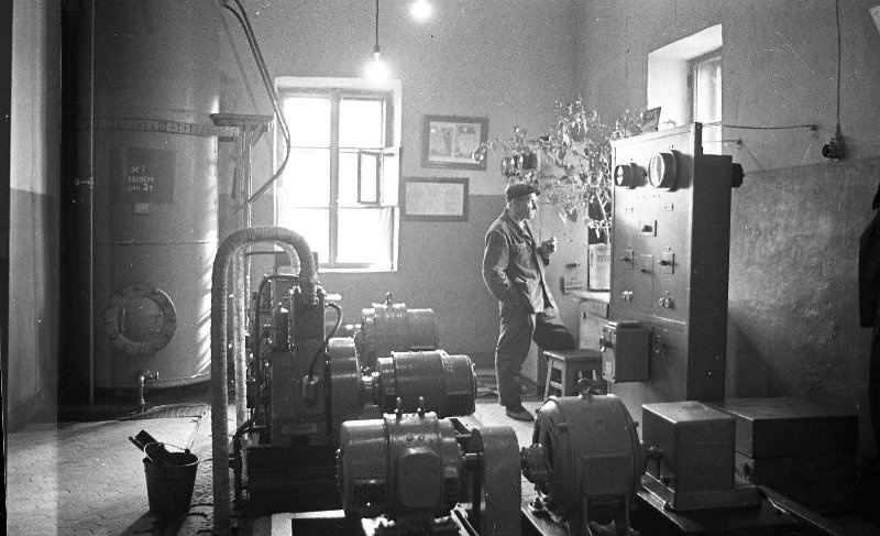 «Электростанция – сердце маяка», 1966 год, Приморский край. Выставка «С мыслью о вечном двигателе» с этой фотографией.