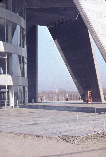 Останкинская башня, 1967 - 1968, г. Москва. Выставки&nbsp;«Кидай монетку», «"Фабрика телевизионных программ"» с этой фотографией.