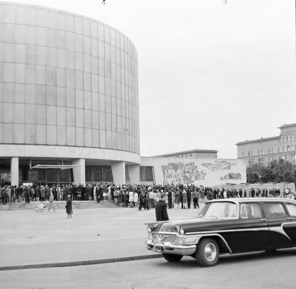 Музей-панорама «Бородинская битва», 1 мая 1976 - 1 октября 1976, г. Москва. Выставка «Музей-панорама «Бородинская битва». Вековая история в фотографиях» с этой фотографией.