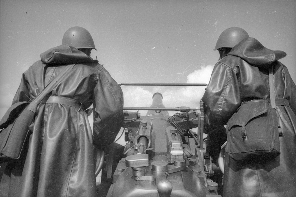 Зенитчики, 1942 год, Кольский п-ов. Выставка «Военно-морской флот в Великой Отечественной войне» с этой фотографией.&nbsp;