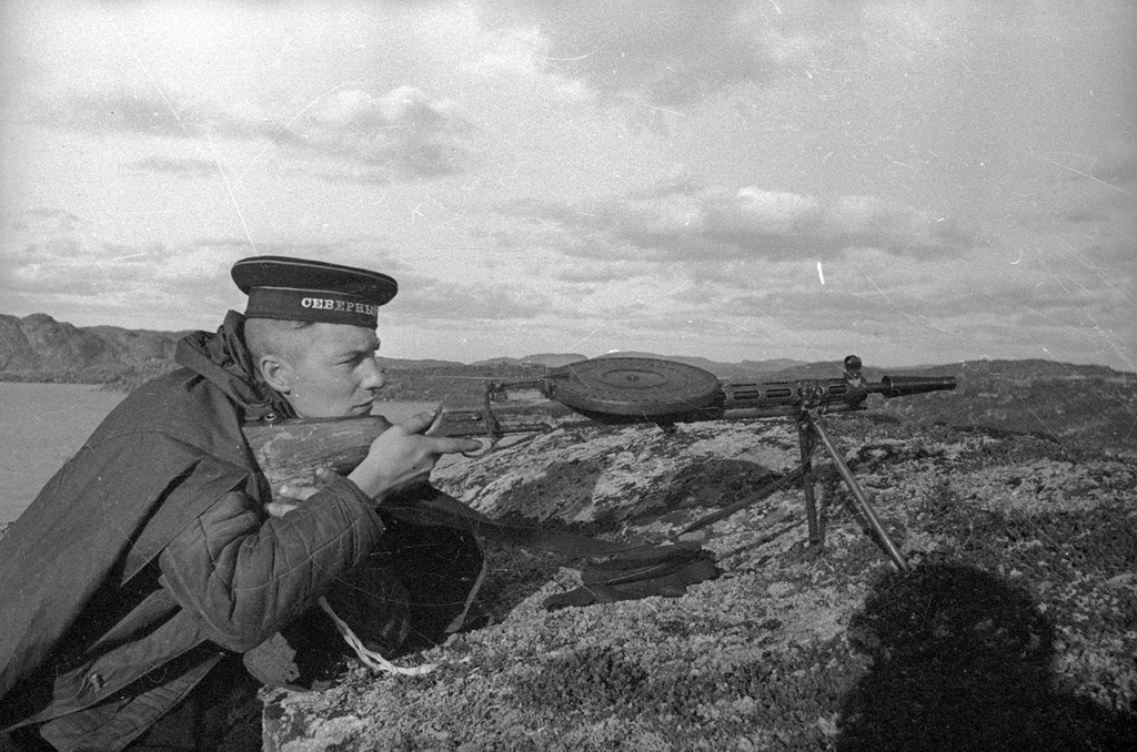 Пулеметчик. Северный флот, 22 июня 1941 - 31 декабря 1941