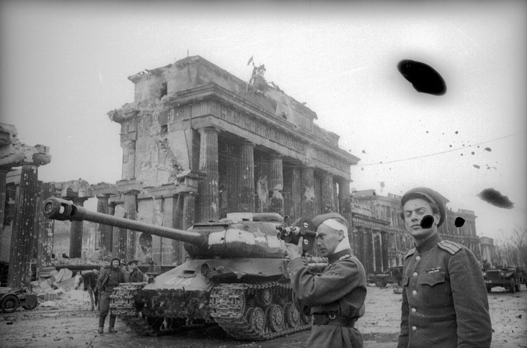 Бранденбургские ворота в берлине фото в 1945 году