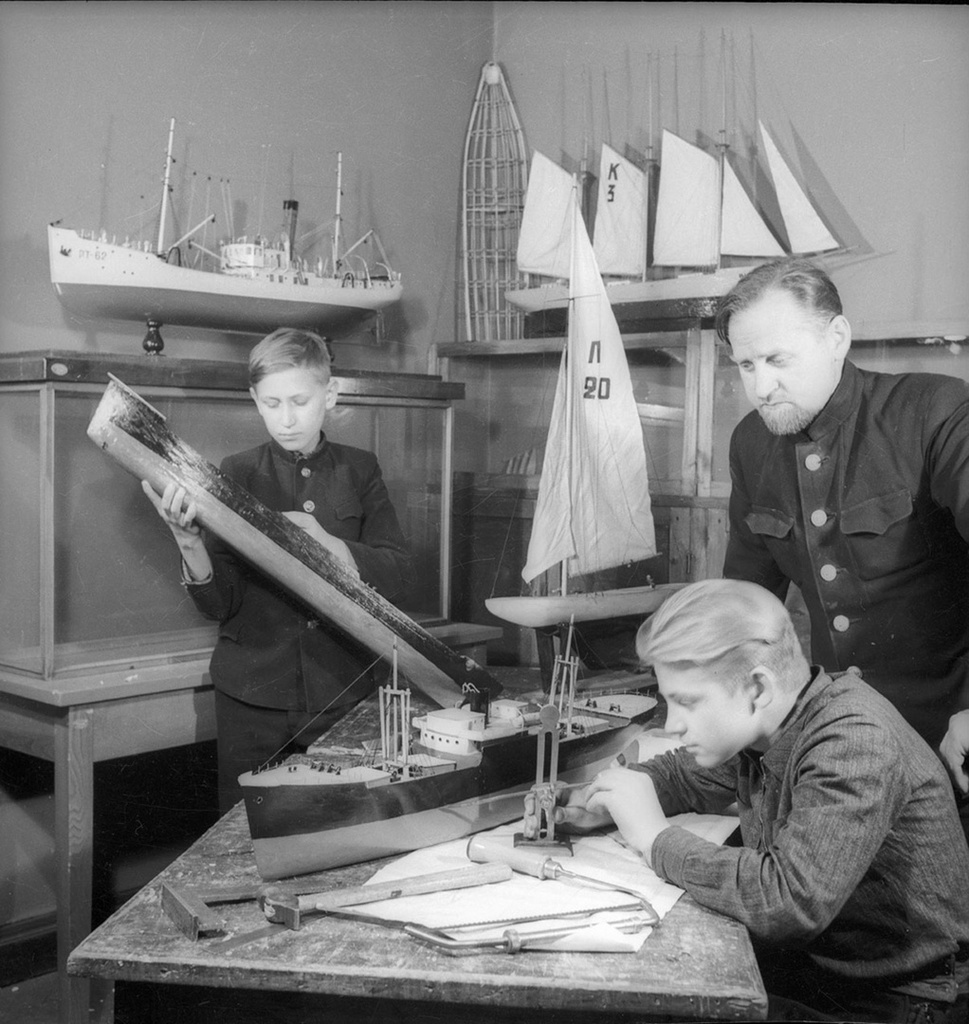 Кружок моделирования во Дворце пионеров, 1950 год, г. Ленинград
