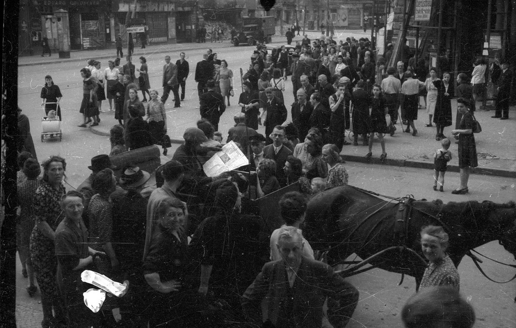 Жители Берлина, 2 - 31 мая 1945, Германия, г. Берлин