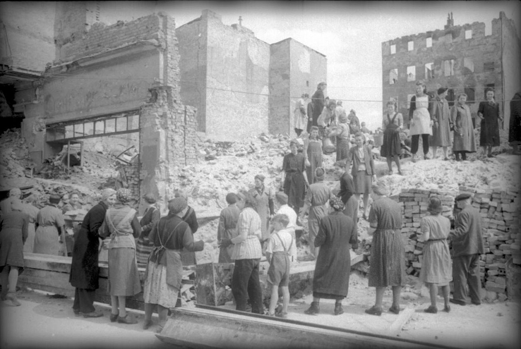 Фото взятие берлина 1945 в цвете