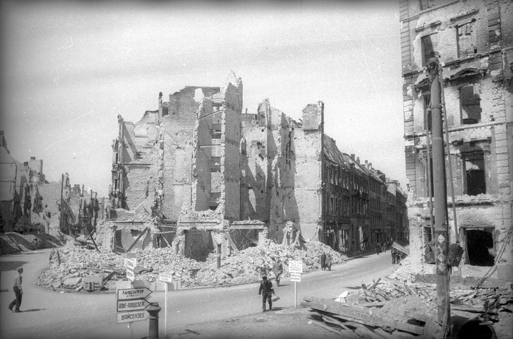 Унтер-ден-Линден, май 1945, Германия, г. Берлин