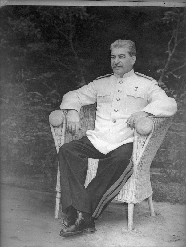 Иосиф Сталин на Потсдамской конференции, 25 июля 1945, Германия, г. Потсдам. Видео «Потсдамская конференция» с этой фотографией.