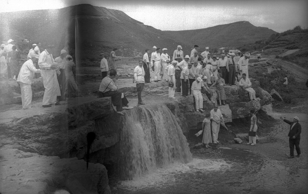 Фото "У водопада. Из серии «Кисловодск»", 1939 год, Орджоникидзевский ...