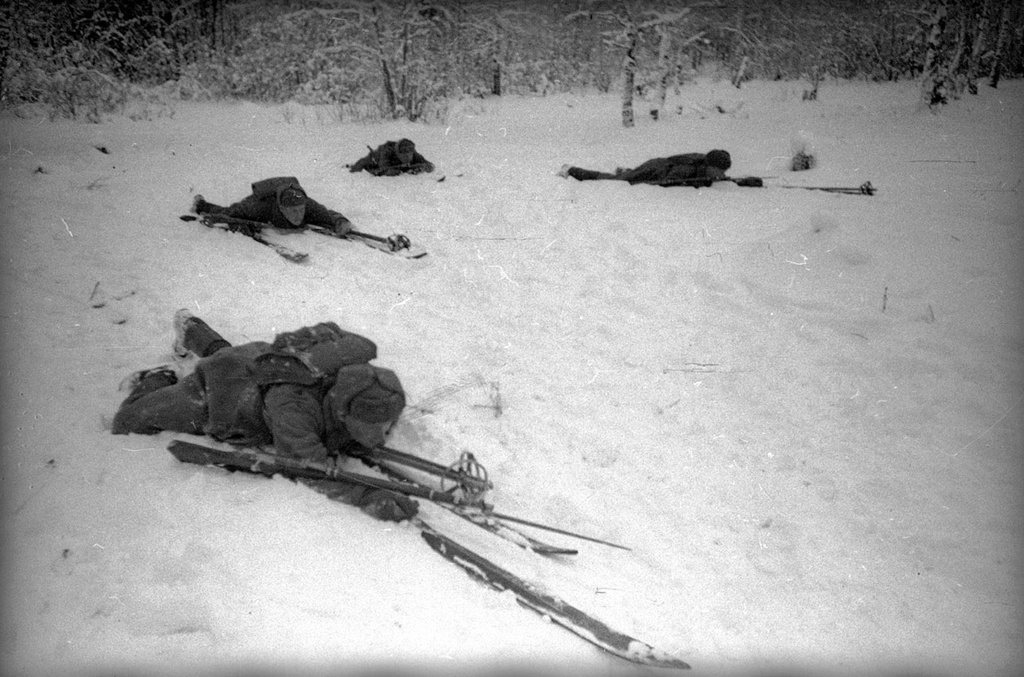 В зимнем лагере. Переползание, январь - февраль 1940