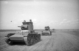 Атака танков. Тяжелая батарея меняет огневую позицию. Тактические учения в Западном Особом военном округе, август - сентябрь 1940