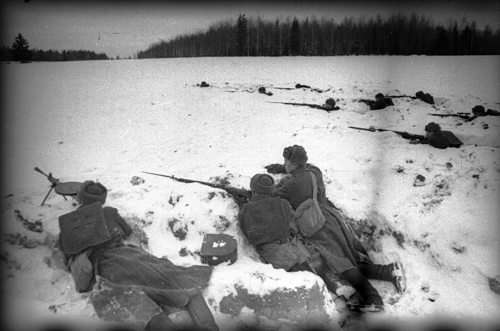 Передовое стрелковое отделение младшего командира М. А. Леухина. В окопах, 1940 год