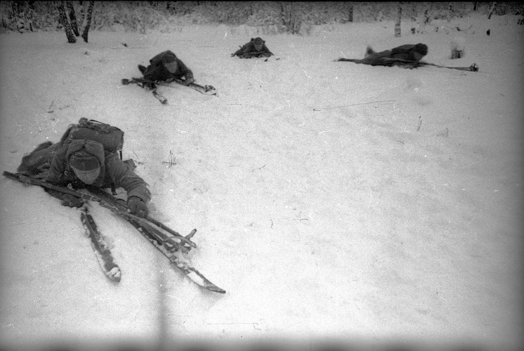 В зимнем лагере. Переползание, январь - февраль 1940